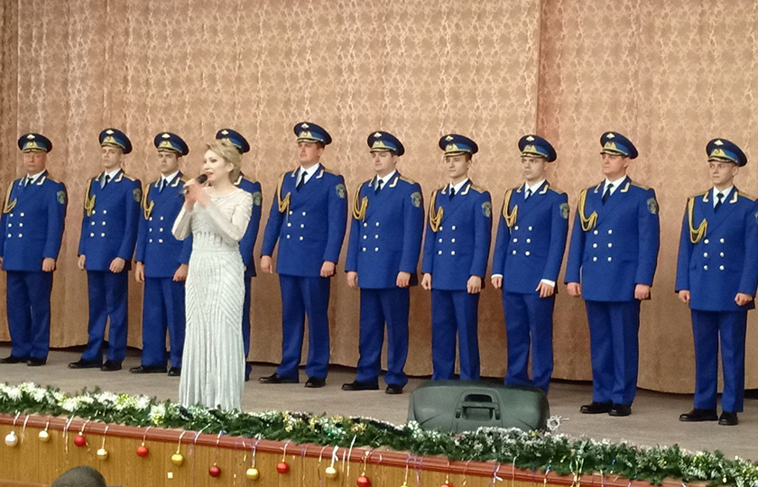 Новогодний концерт для участников СВО в госпитале Бурденко